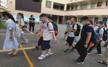 六年级班务工作总结二学期8篇
